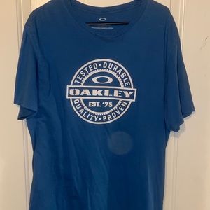 Oakley T-shirt
